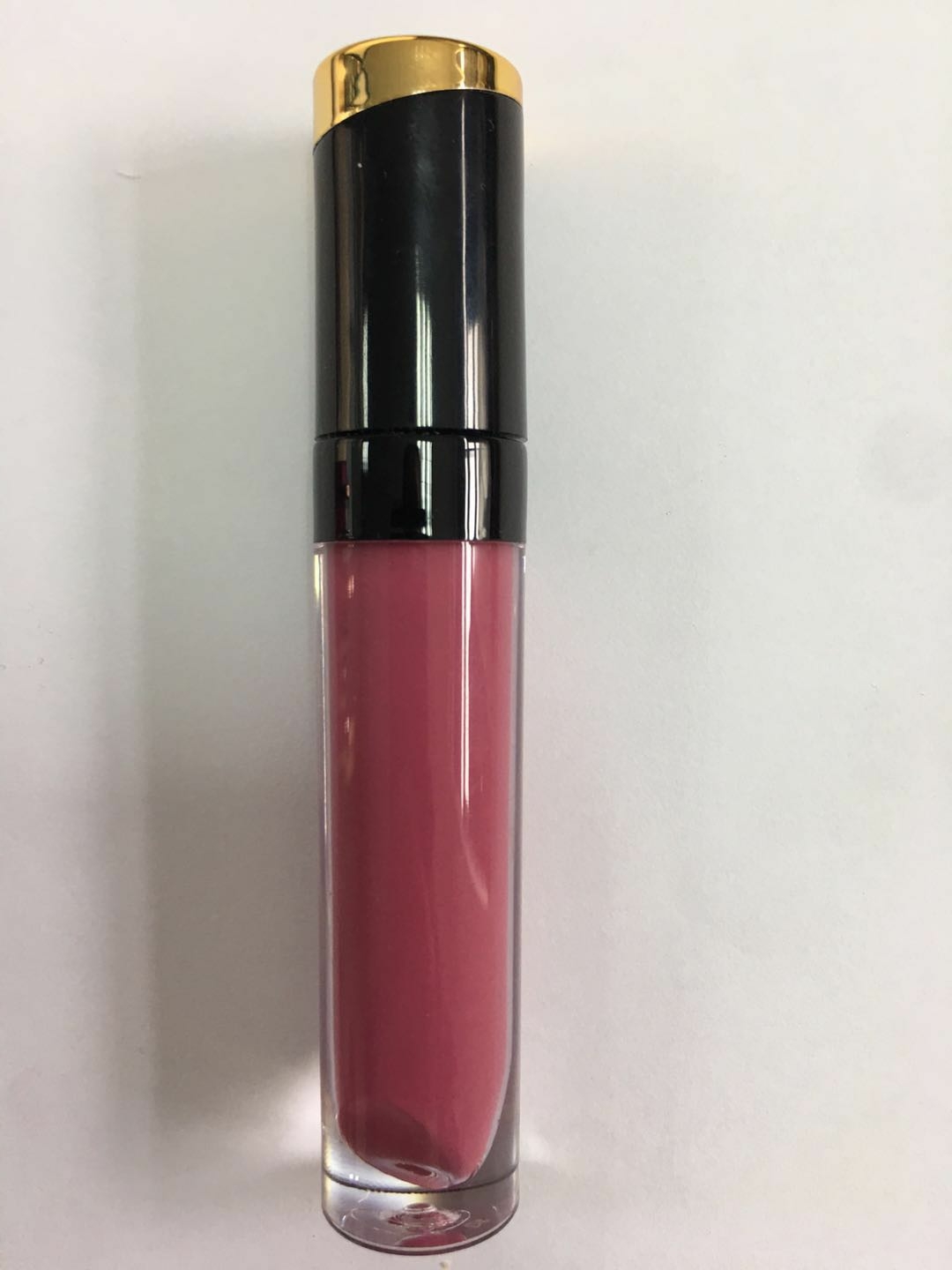 Long-wearing lip gloss