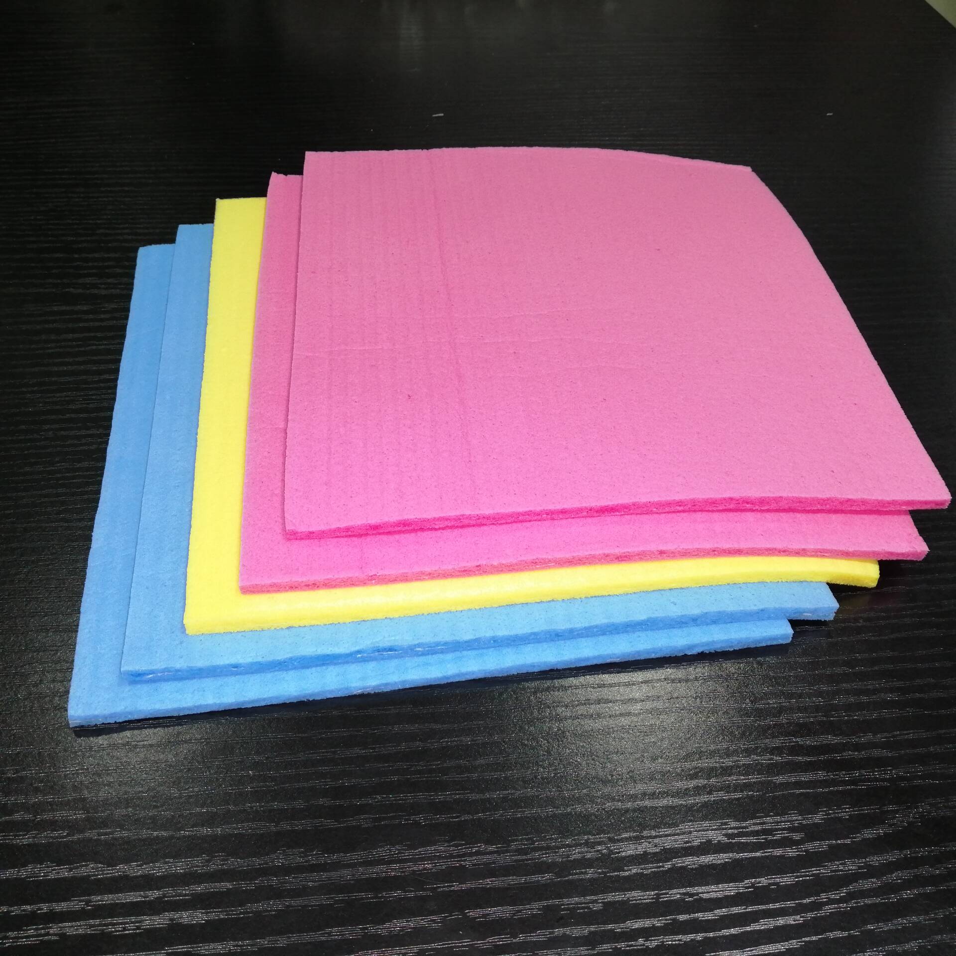 Cellulose sponge cloth